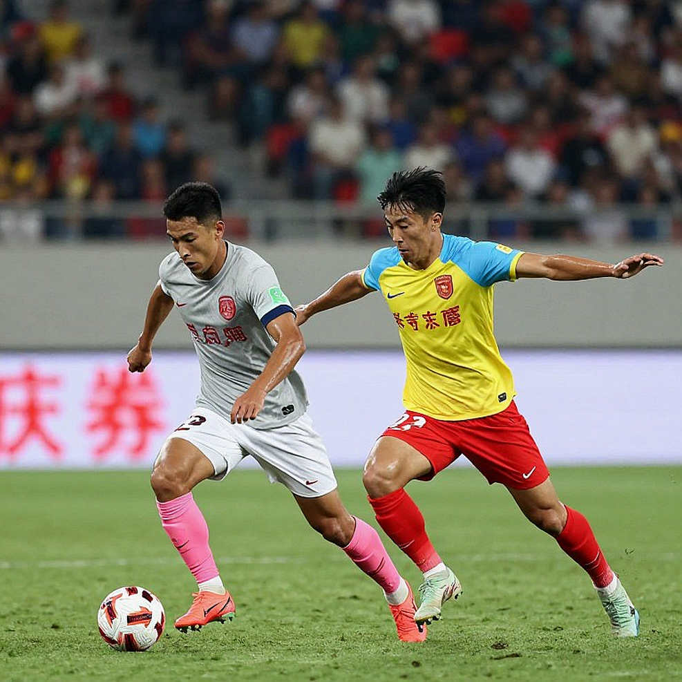 Đỗ Hoàng Hên nghỉ ba tháng: tái phát đầu gối mới là biến số thật của Hà Nội FC