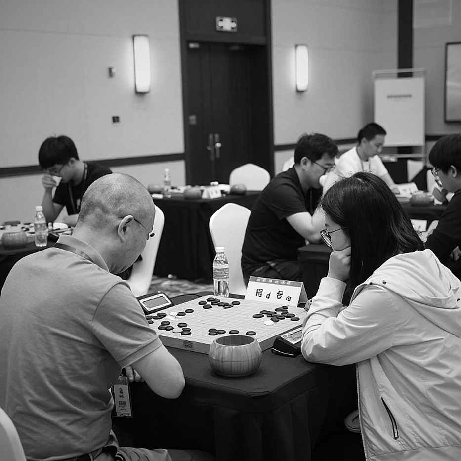 Olympiad cờ vua: Gukesh xuống bàn 4, Humpy dẫn đầu đội nữ Ấn Độ